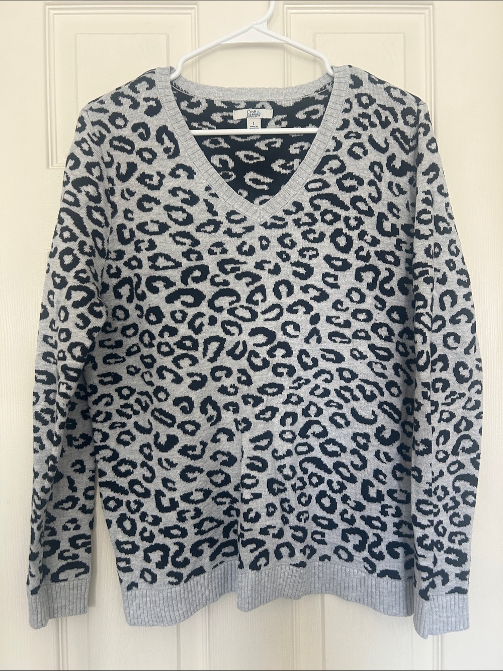 croft & barrow Gray and Black Leopard V-Neck Sweater